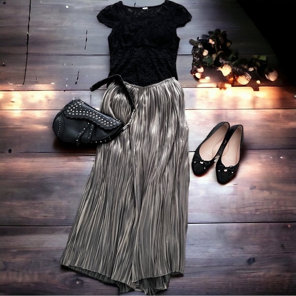 Vince metallic wide leg pleated culottes size XS - Picture 4 of 4